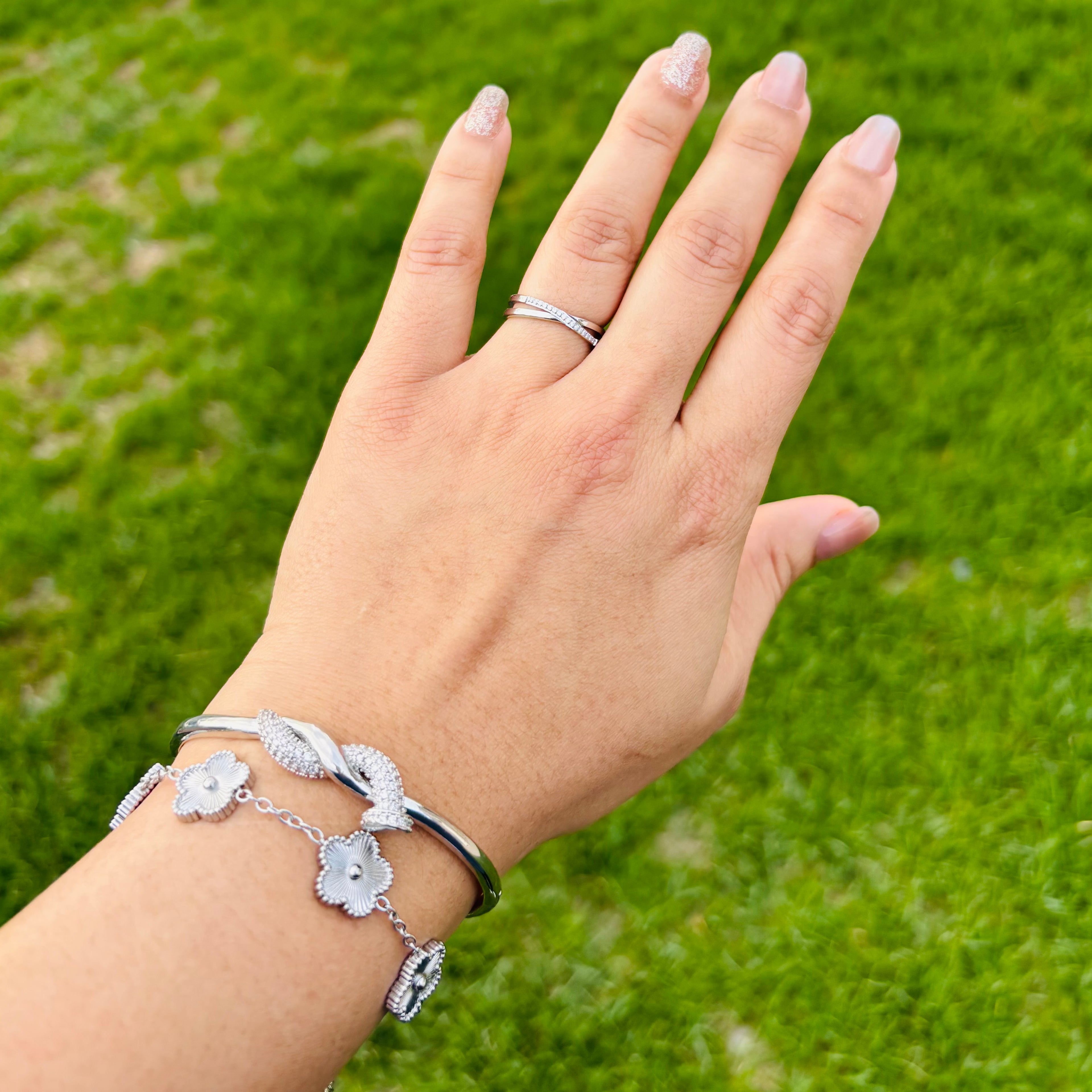 Aura 5 Motif Silver Flower Bracelet