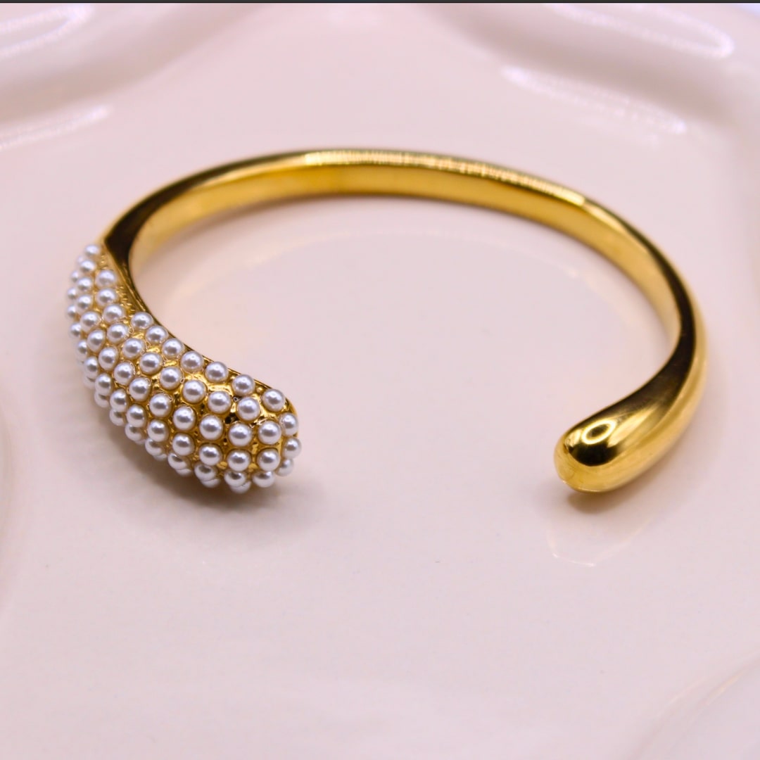 Talia Pearl Dome Bangle - Diyaana