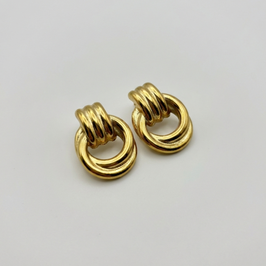 Aura Gold Knotted Stud