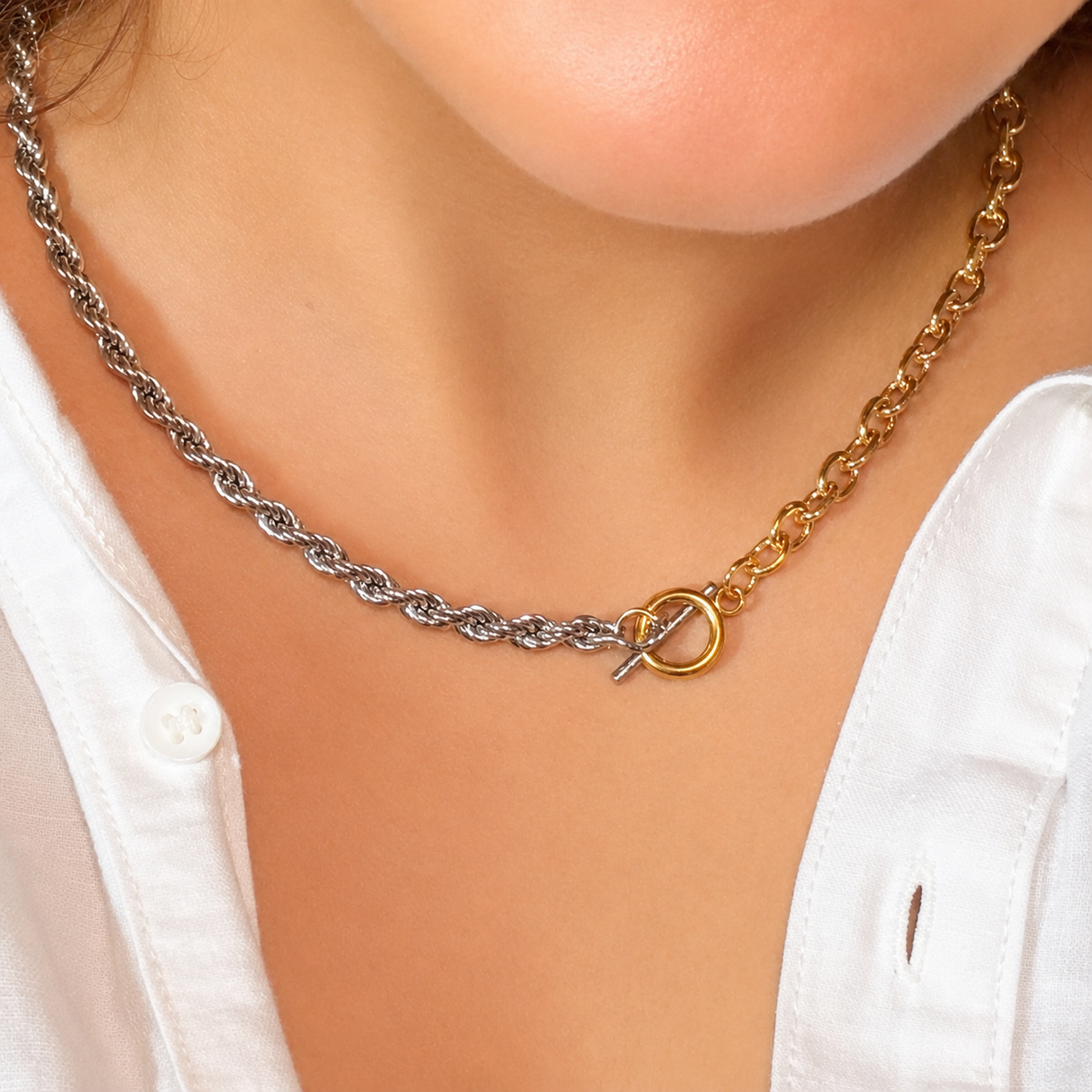 Layla Toggle Clasp Necklace - Diyaana