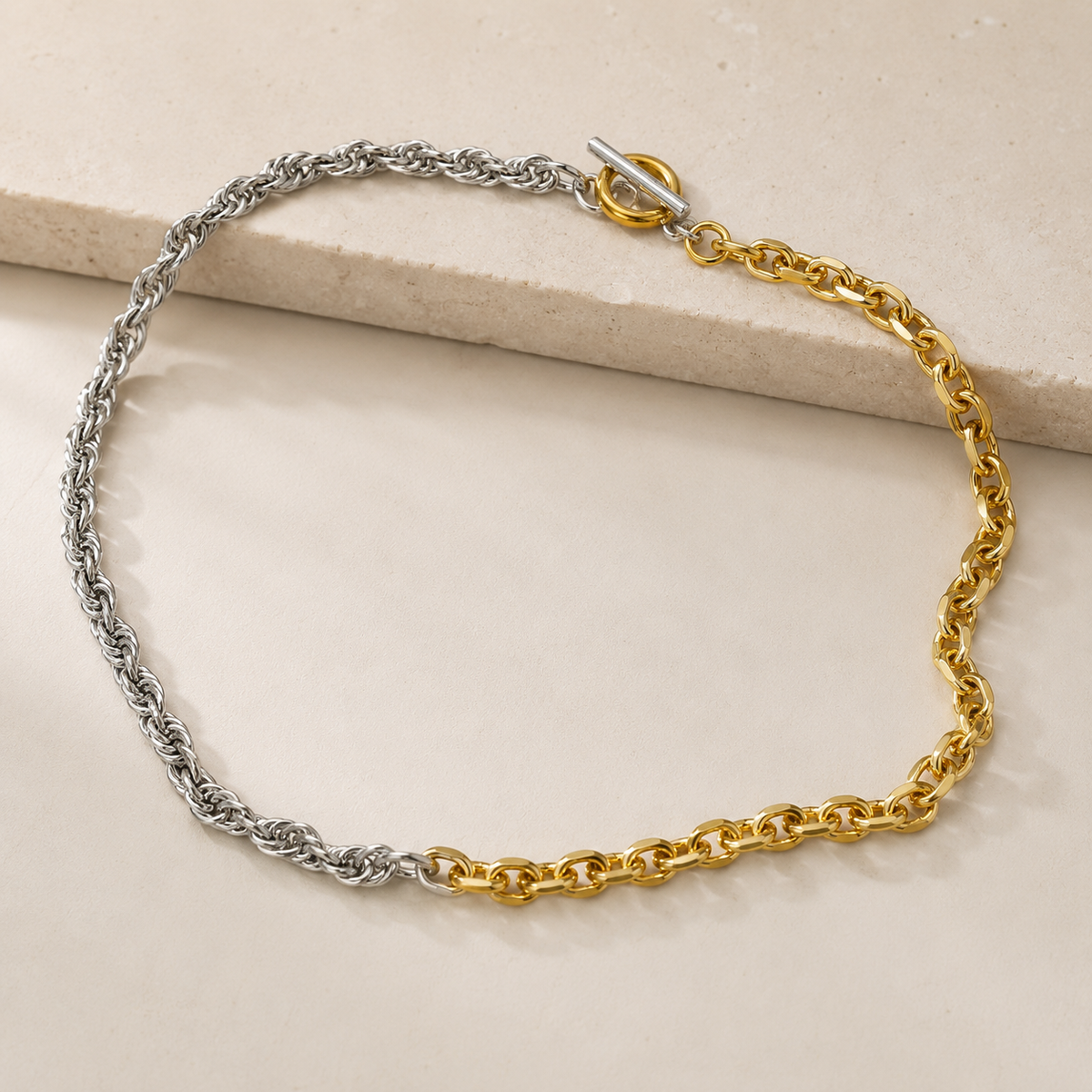 Layla Toggle Clasp Necklace - Diyaana