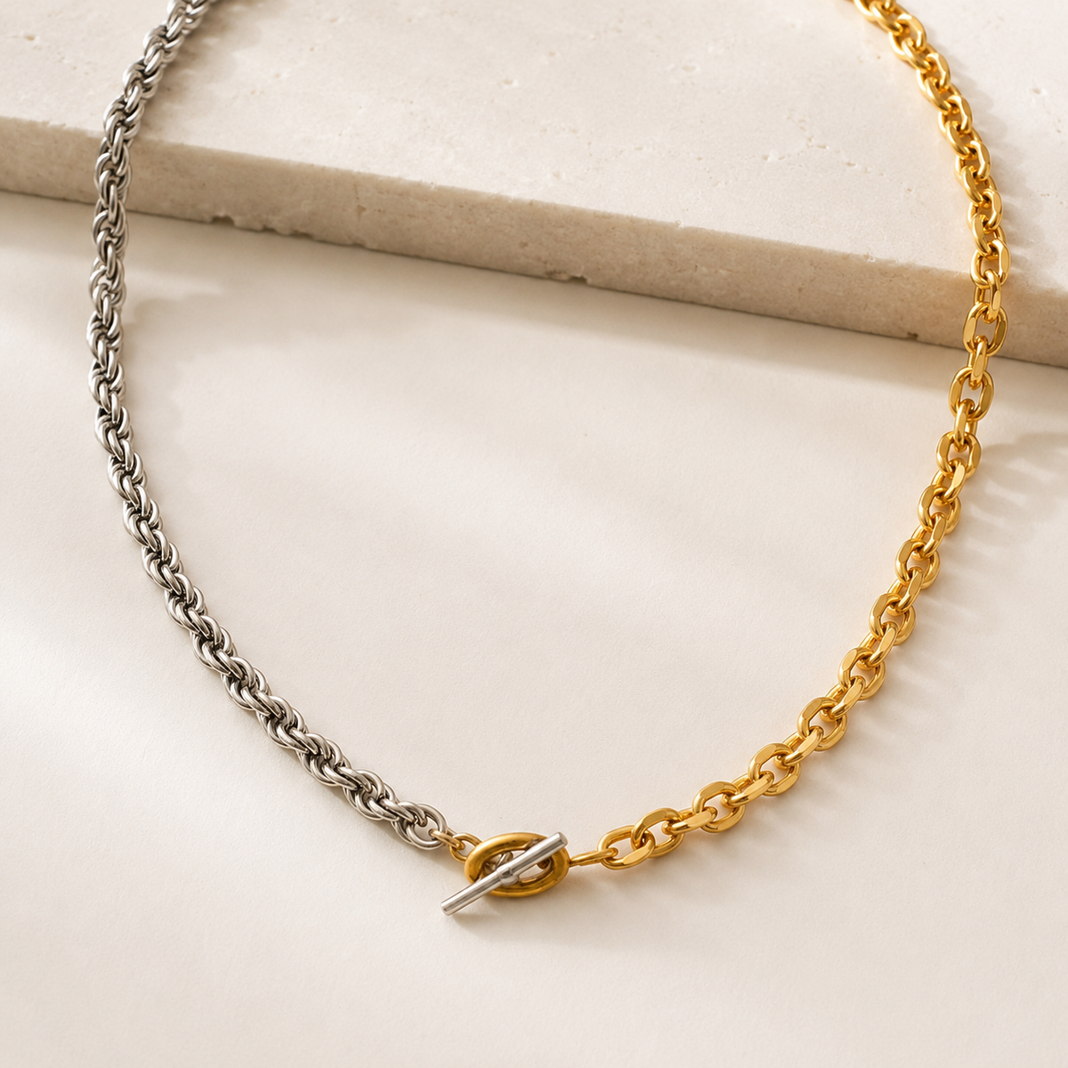 Layla Toggle Clasp Necklace - Diyaana